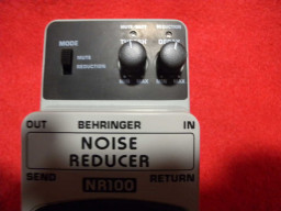 BEHRINGER NR 300 NOISE REDUCER